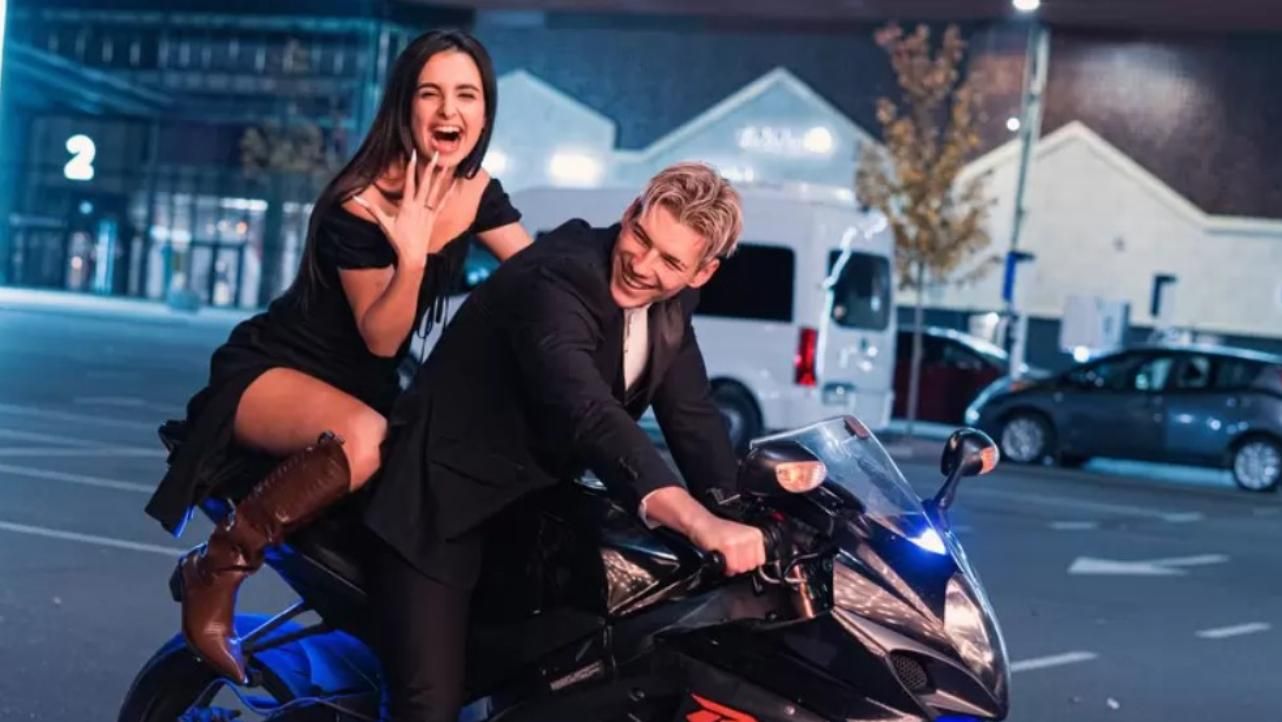 Анна Трінчер виходить заміж за скандального блогера Волошина - Новини шоу-бізнесу - Showbiz Анна Трінчер виходить заміж за скандального блогера Волошина - Новини шоу-бізнесу - Showbiz