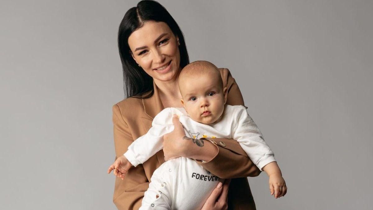 Анастасія Приходько знялася у фотосесії з дітьми та показала обличчя молодшого сина: фото - Новини шоу-бізнесу - Showbiz Анастасія Приходько знялася у фотосесії з дітьми та показала обличчя молодшого сина: фото - Новини шоу-бізнесу - Showbiz