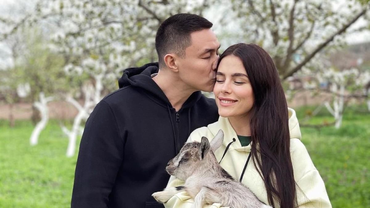 Иванна Онуфрийчук вспомнила, как возила мужа-миллионера в свою деревню Иванна Онуфрийчук вспомнила, как возила мужа-миллионера в свою деревню