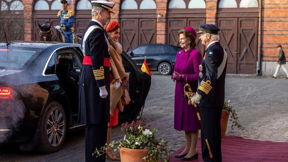 Зустріч двох королев: якими образами зачарували Летиція та Сільвія - Showbiz Зустріч двох королев: якими образами зачарували Летиція та Сільвія - Showbiz
