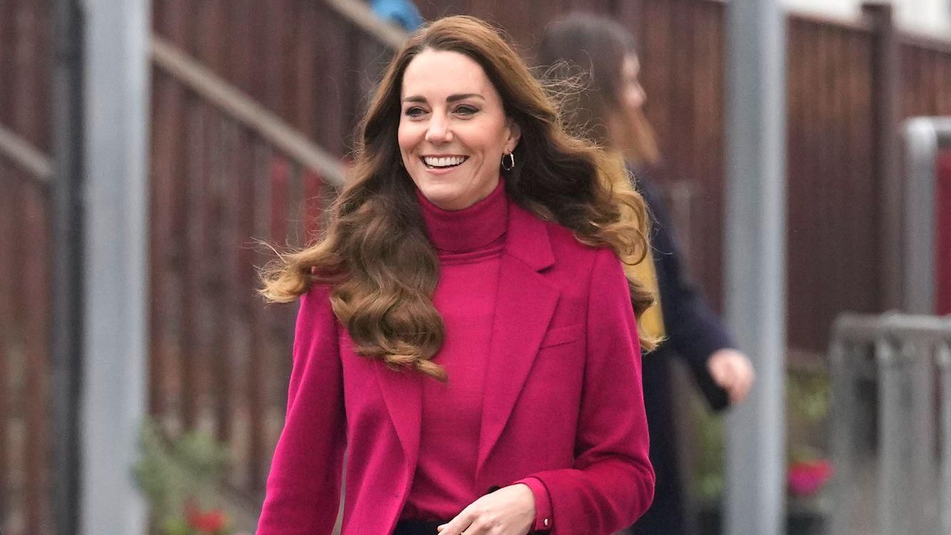 Вбрання кольору фуксії: Кейт Міддлтон вийшла у світ в ефектному образі - Новини шоу-бізнесу - Showbiz Вбрання кольору фуксії: Кейт Міддлтон вийшла у світ в ефектному образі - Новини шоу-бізнесу - Showbiz