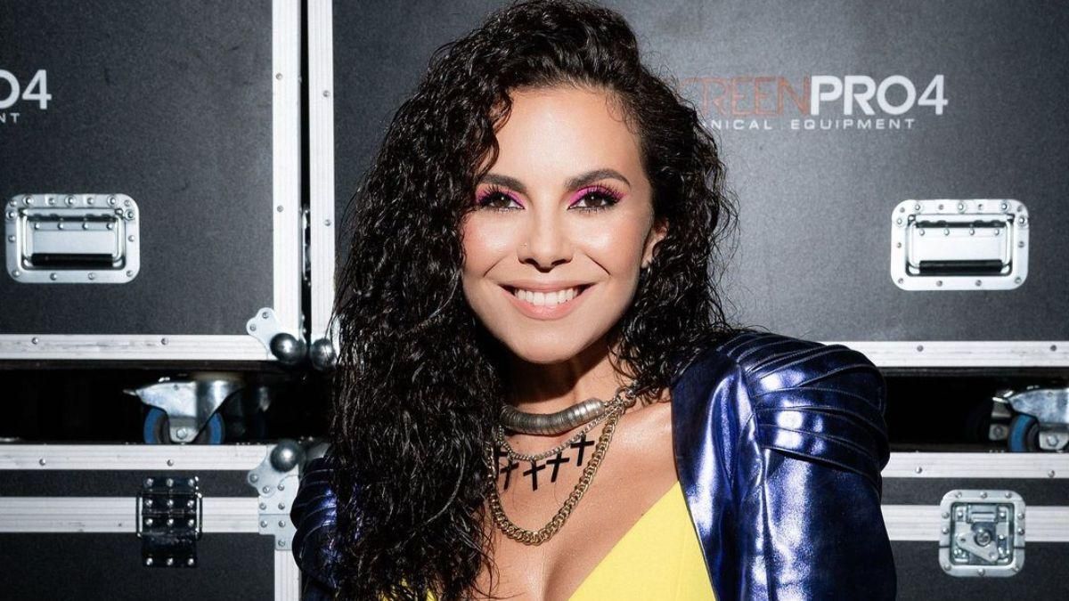 У синьому костюмі: Настя Каменських виступила в трендовому образі - Showbiz У синьому костюмі: Настя Каменських виступила в трендовому образі - Showbiz