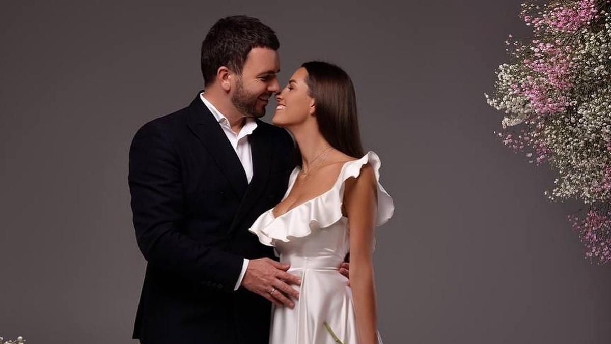 Григорій Решетник вітає дружину з днем народження, поки та відпочиває на Карибах - Новини шоу-бізнесу - Showbiz Григорій Решетник вітає дружину з днем народження, поки та відпочиває на Карибах - Новини шоу-бізнесу - Showbiz