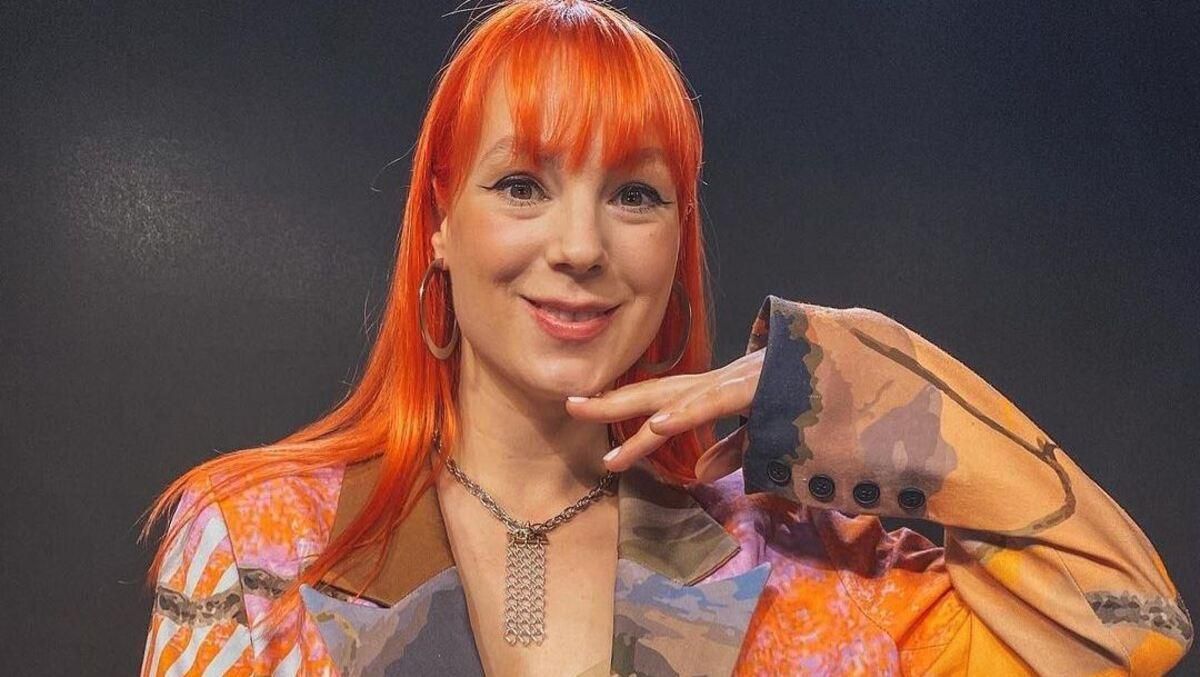 В трендовом костюме с принтом: Светлана Тарабарова поразила ярким образом В трендовом костюме с принтом: Светлана Тарабарова поразила ярким образом