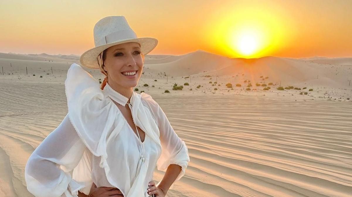 Катя Осадча позувала серед пустелі: ефектні кадри на заході сонця - Новини шоу-бізнесу - Showbiz