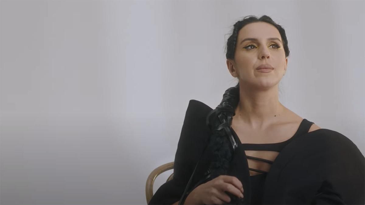 Джамала заспівала про нерозділене кохання в новому синглі "Потайки" - Showbiz Джамала заспівала про нерозділене кохання в новому синглі "Потайки" - Showbiz