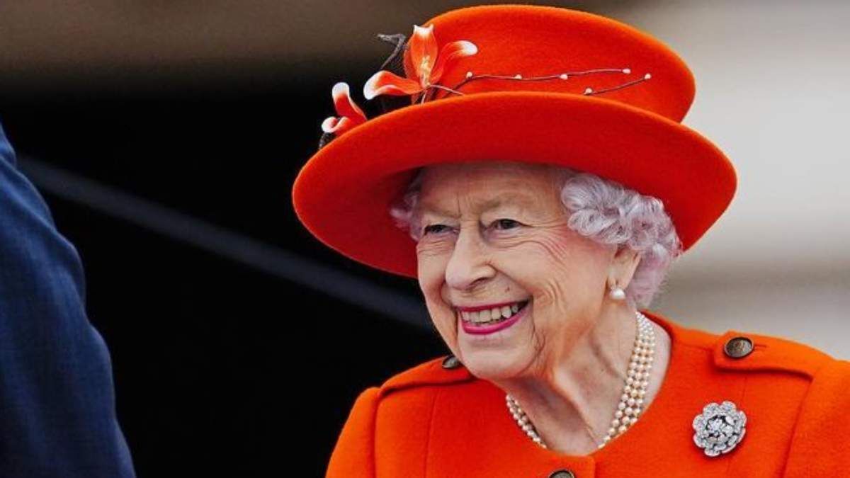 Елизавета II сообщила, что чувствует себя лучше и уже готовится к Рождеству Елизавета II сообщила, что чувствует себя лучше и уже готовится к Рождеству