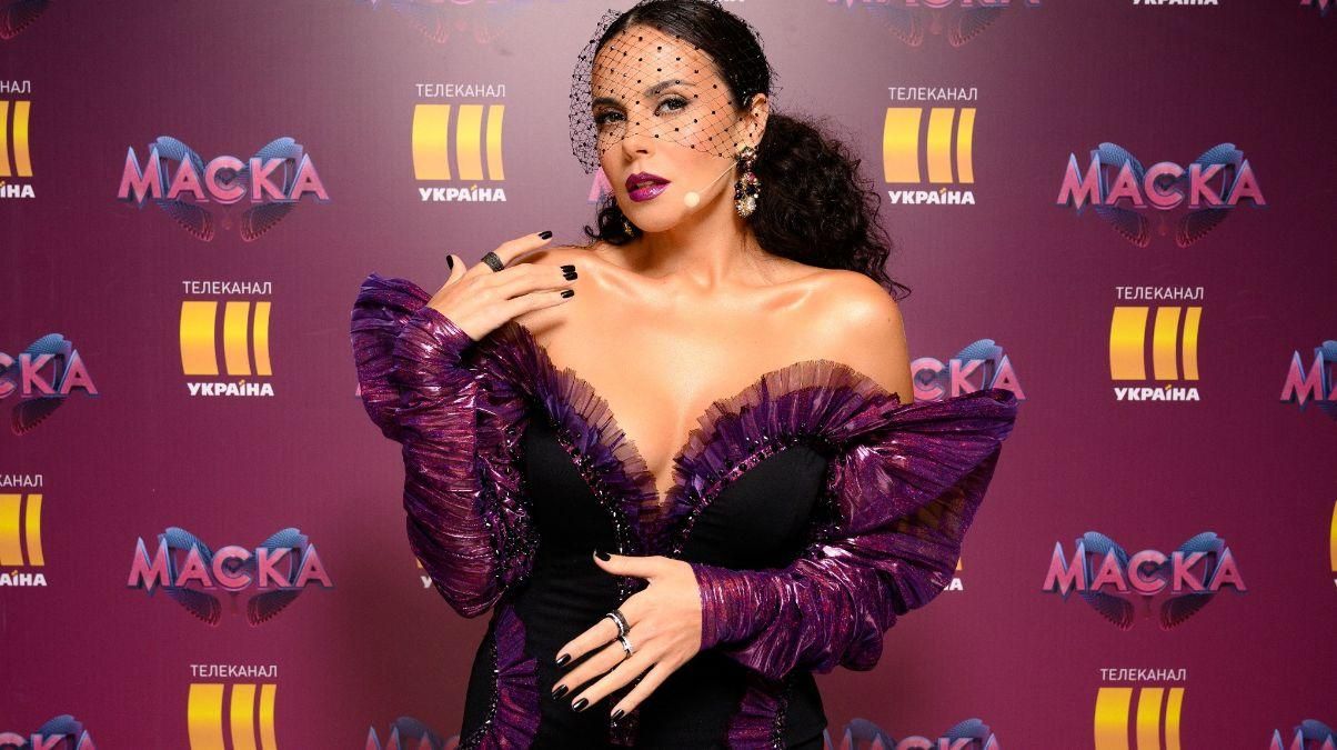 Для ефіру "Маски" Настя Каменських одягнула вуаль: ефектний образ зірки - Showbiz Для ефіру "Маски" Настя Каменських одягнула вуаль: ефектний образ зірки - Showbiz