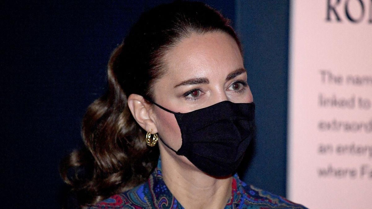 Кейт Миддлтон очаровала образом в цветной блузке: где побывала герцогиня Кейт Миддлтон очаровала образом в цветной блузке: где побывала герцогиня