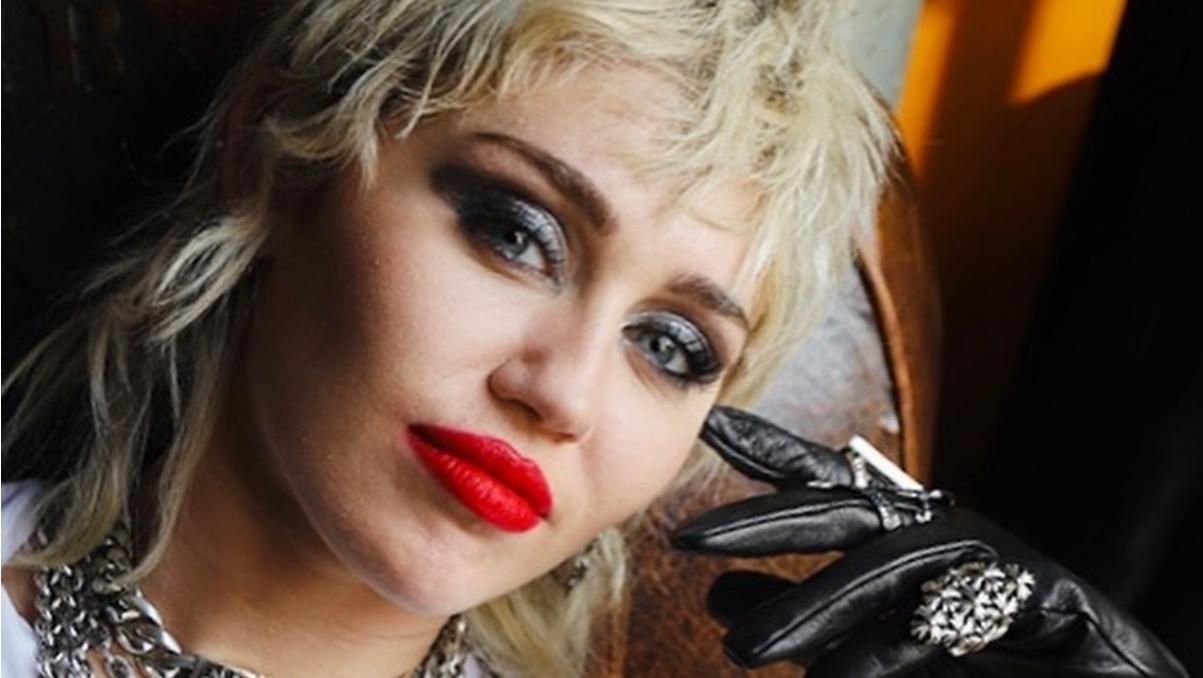 Вдруге в кар'єрі: Майлі Сайрус вдруге потрапила у список Forbes "30 до 30" – хто склав компанію - Новини шоу-бізнесу - Showbiz Вдруге в кар'єрі: Майлі Сайрус вдруге потрапила у список Forbes "30 до 30" – хто склав компанію - Новини шоу-бізнесу - Showbiz