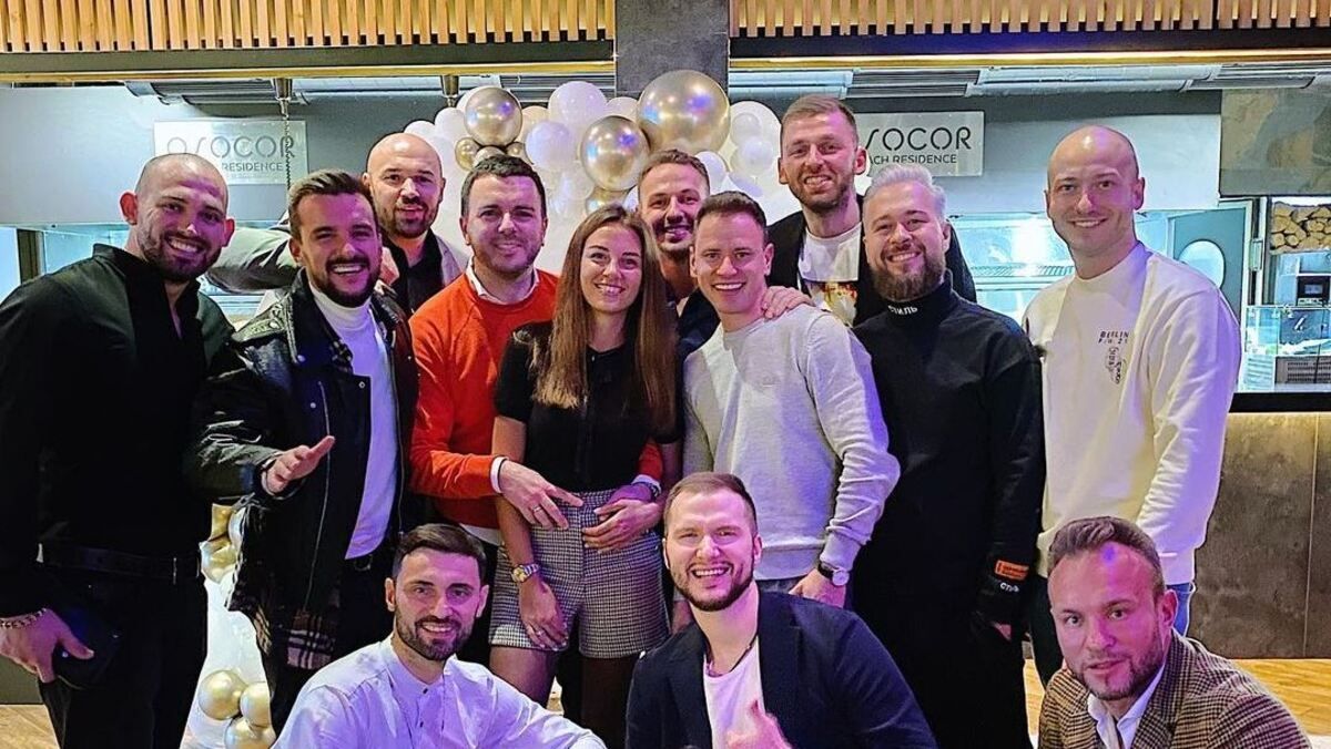 Учасники 1 і 2 сезонів "Холостячки" зібрались разом: спільне фото з подружжям Решетників - Новини шоу-бізнесу - Showbiz Учасники 1 і 2 сезонів "Холостячки" зібрались разом: спільне фото з подружжям Решетників - Новини шоу-бізнесу - Showbiz