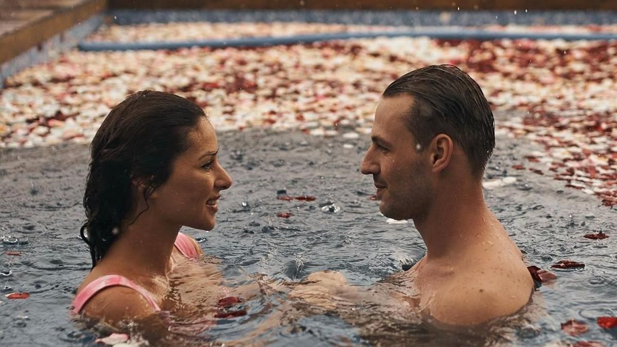 Без нормального сна и еды: Роман Васильев о том, как на самом деле снимали "Холостячку" Без нормального сна и еды: Роман Васильев о том, как на самом деле снимали "Холостячку"