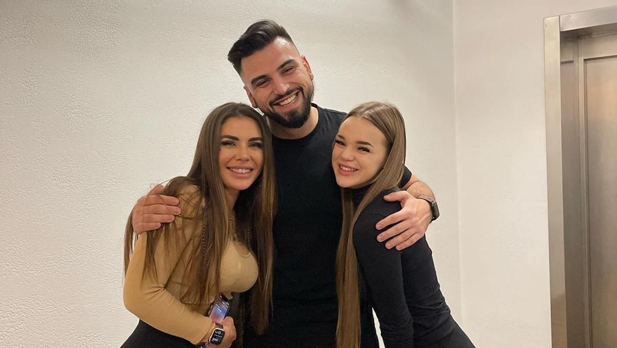 Разведенный Пустовит закрутил роман с другой блогершей-миллионницей Разведенный Пустовит закрутил роман с другой блогершей-миллионницей