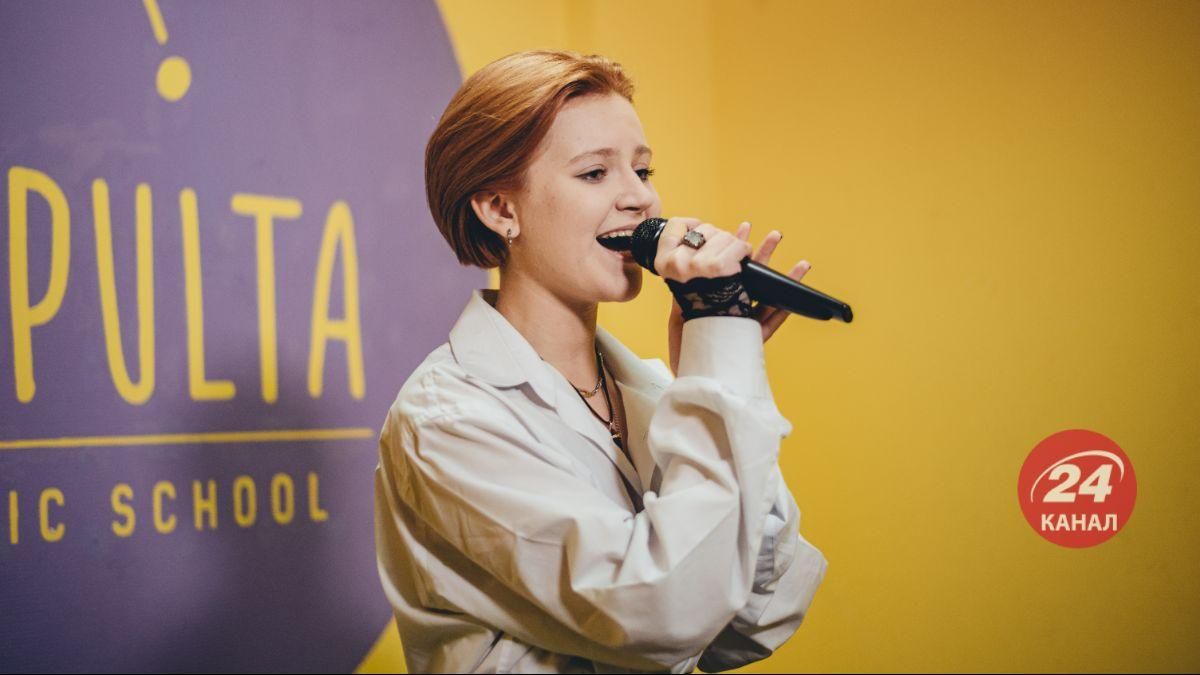 Детское Евровидение: представительница Украины Елена Усенко улетела в Париж Детское Евровидение: представительница Украины Елена Усенко улетела в Париж