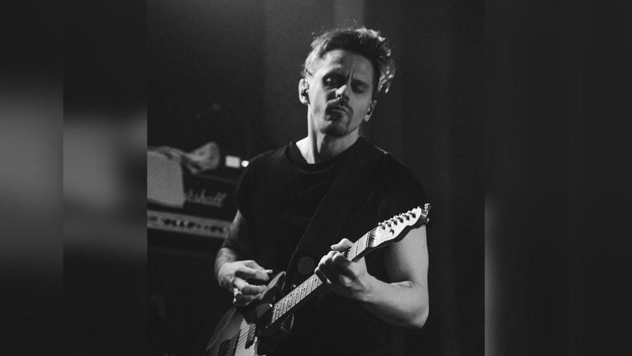 В Україну не зміг потрапити гітарист гурту "Город 312": де затримали музиканта - Росія новини - Showbiz В Україну не зміг потрапити гітарист гурту "Город 312": де затримали музиканта - Росія новини - Showbiz