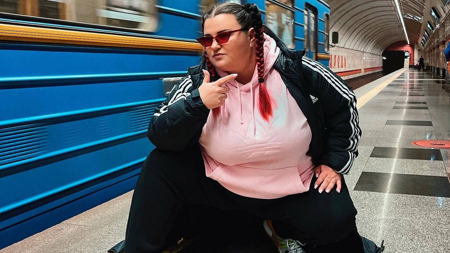 Дрифт, песня с Кастой и фото с флагом: Alyona Alyona прокомментировала скандалы с ее участием Дрифт, песня с Кастой и фото с флагом: Alyona Alyona прокомментировала скандалы с ее участием