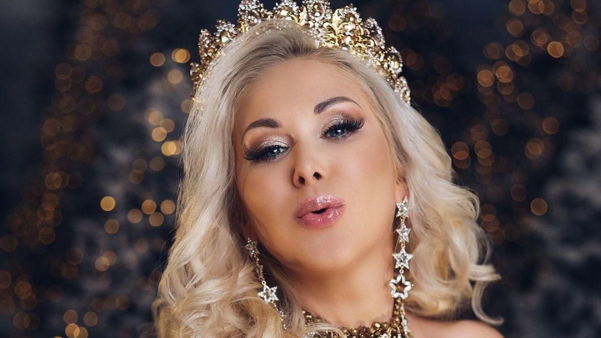 В вечернем платье и с короной: Екатерина Бужинская ошеломила новогодним образом В вечернем платье и с короной: Екатерина Бужинская ошеломила новогодним образом