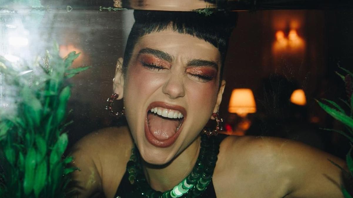 От Дуа Липы до Эда Ширана: впечатляющие клипы мировых звезд, которые сняли в Украине за 2021 год От Дуа Липы до Эда Ширана: впечатляющие клипы мировых звезд, которые сняли в Украине за 2021 год