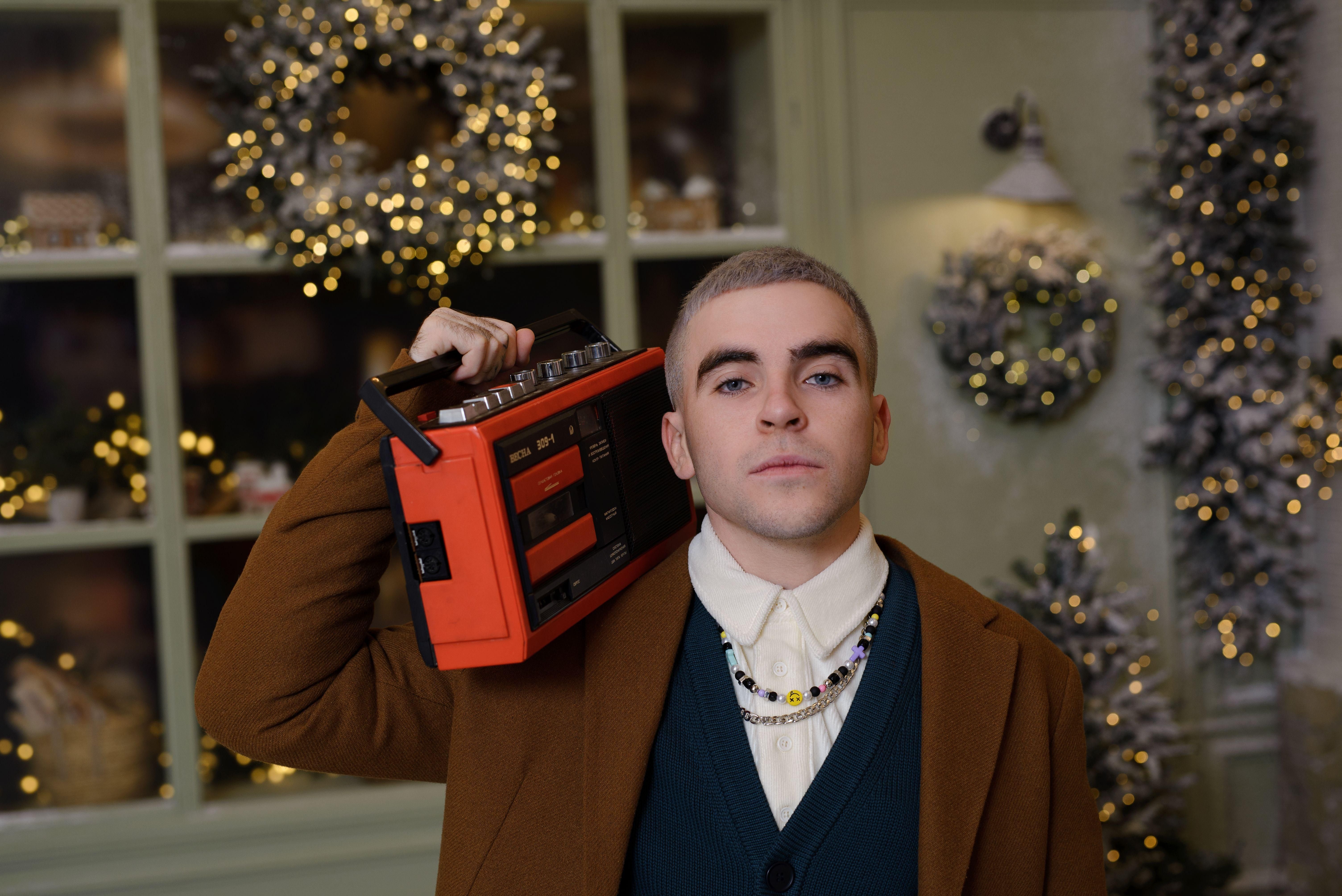 Wellboy выпустил новогоднюю версию хита "Гуси" и праздничное видео-мультфильм Wellboy выпустил новогоднюю версию хита "Гуси" и праздничное видео-мультфильм