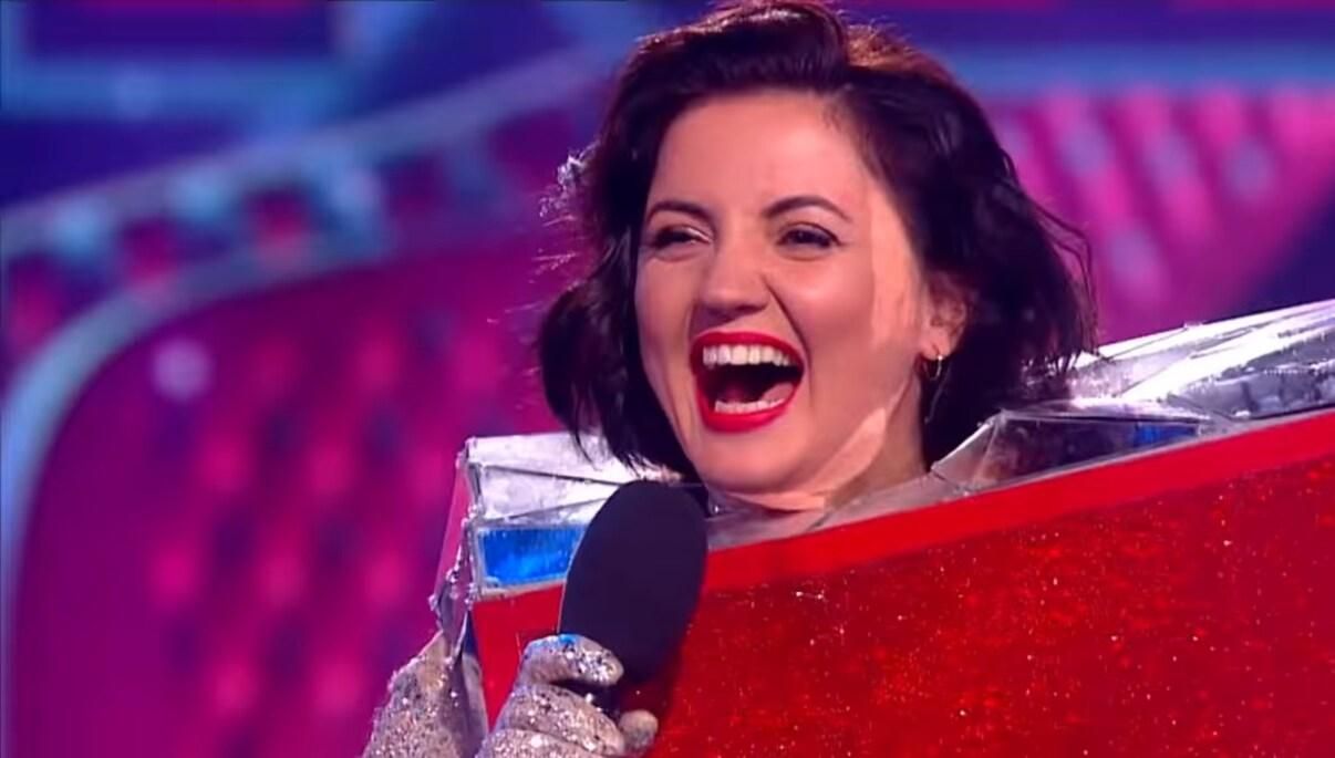 Оля Цибульская рассказала, почему разговаривала на русском и как пряталась в маске Скандала Оля Цибульская рассказала, почему разговаривала на русском и как пряталась в маске Скандала