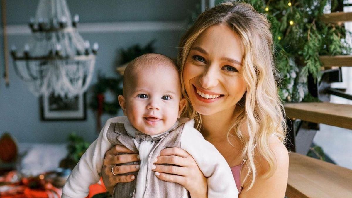 Екатерина Репяхова с сыном и мамой прогулялась по Львову: видео с рождественской ярмарки Екатерина Репяхова с сыном и мамой прогулялась по Львову: видео с рождественской ярмарки