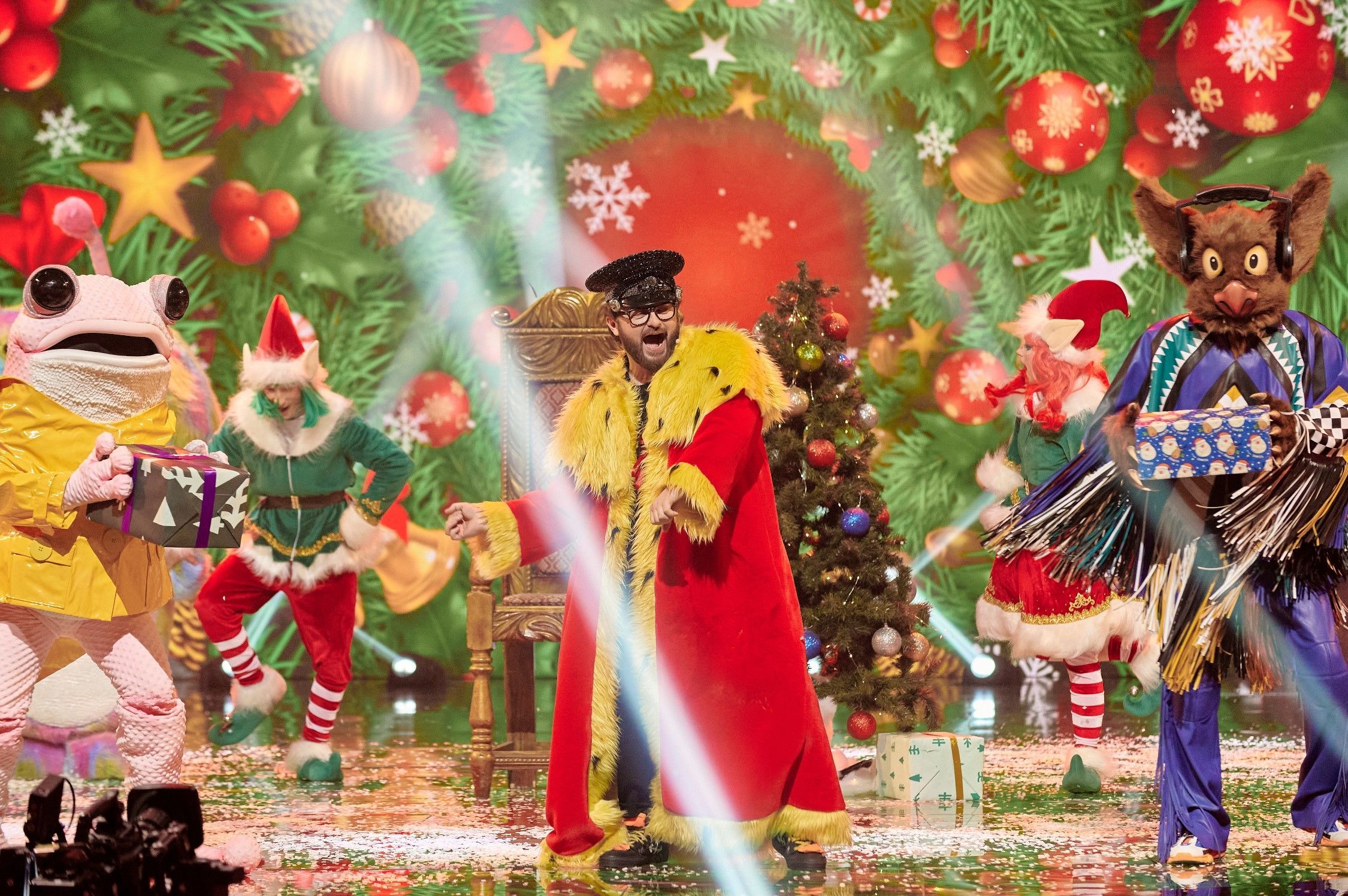 "Новогодняя Маска": звездные дуэты, любимые персонажи и праздничные участники "Новогодняя Маска": звездные дуэты, любимые персонажи и праздничные участники