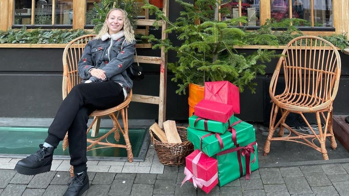 Екатерина Репяхова прогулялась по улицам Ивано-Франковска: фото уютного образа Екатерина Репяхова прогулялась по улицам Ивано-Франковска: фото уютного образа