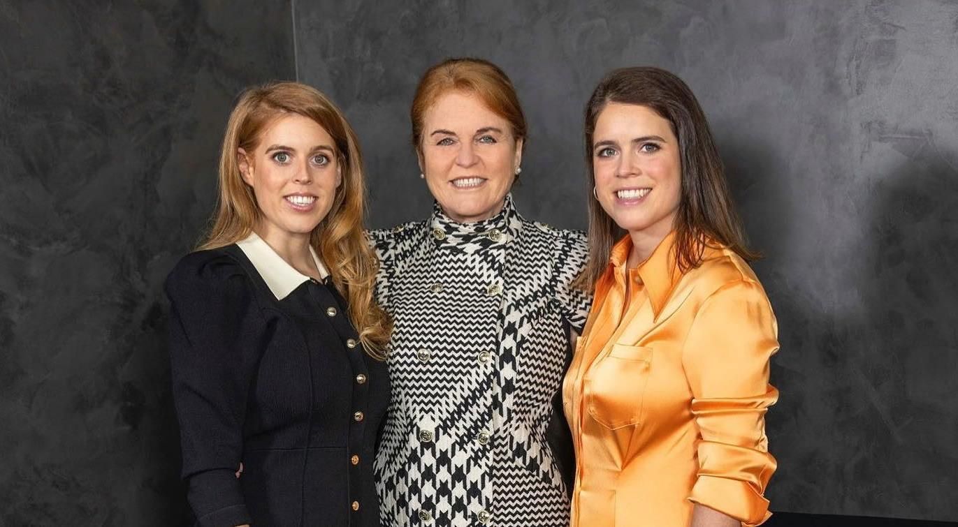 Вместе с семьями: принцессы Евгения и Беатрис отдыхают на курорте в Швейцарии Вместе с семьями: принцессы Евгения и Беатрис отдыхают на курорте в Швейцарии