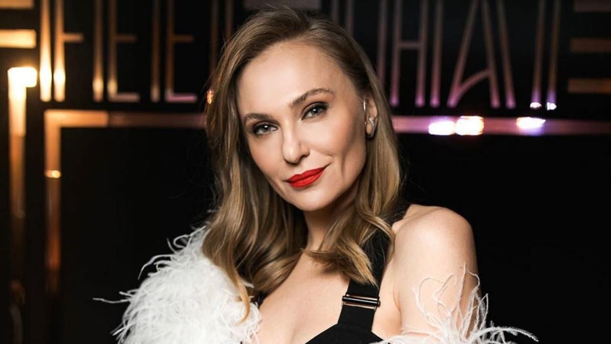 "Ляпов" было слишком много, – стилистка Ольга Слонь оценила образы Зеленской за 2021 год "Ляпов" было слишком много, – стилистка Ольга Слонь оценила образы Зеленской за 2021 год