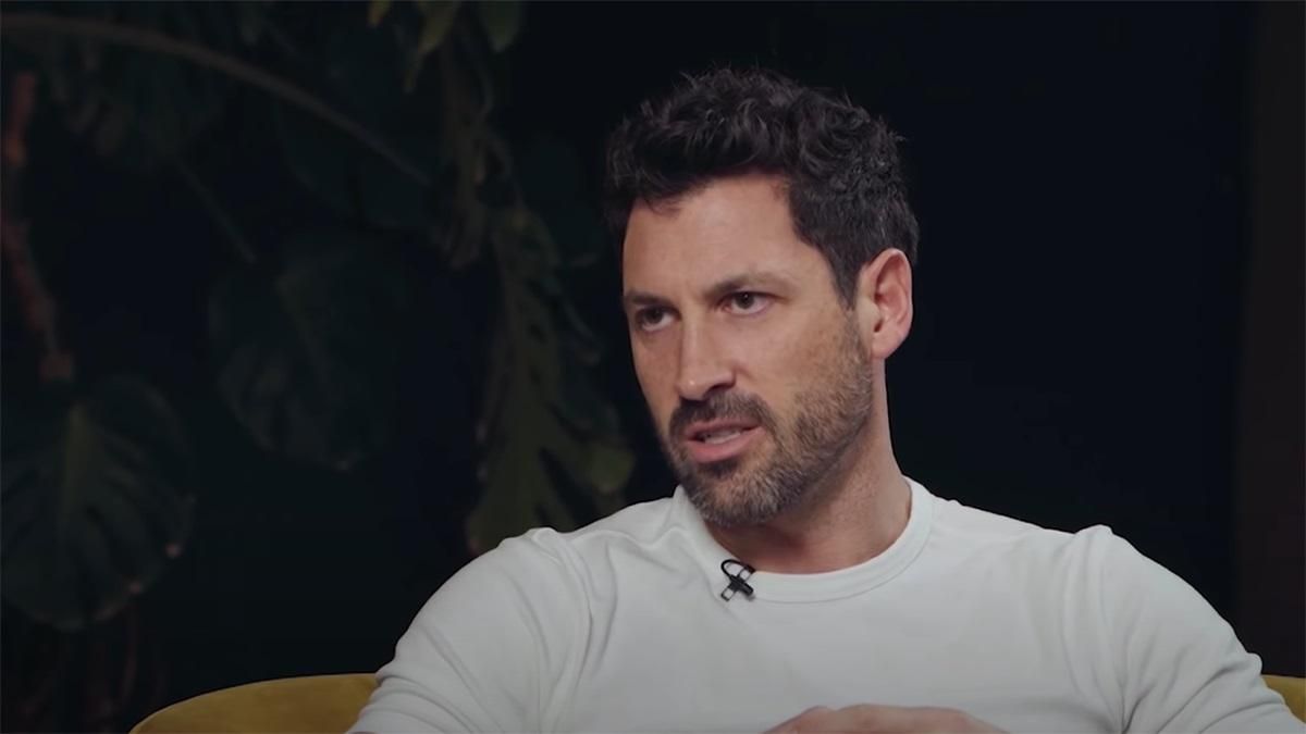 Максим Чмерковский признался, почему 10 лет отказывал продюсерам "Танцев" Максим Чмерковский признался, почему 10 лет отказывал продюсерам "Танцев"