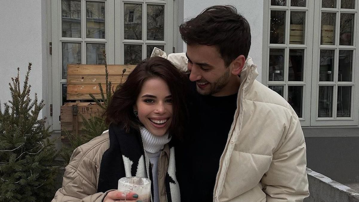 "Фу, в дочки годится": 21-летнюю девушку Ромы Свечкоренка из "Холостячки" травят в сети "Фу, в дочки годится": 21-летнюю девушку Ромы Свечкоренка из "Холостячки" травят в сети