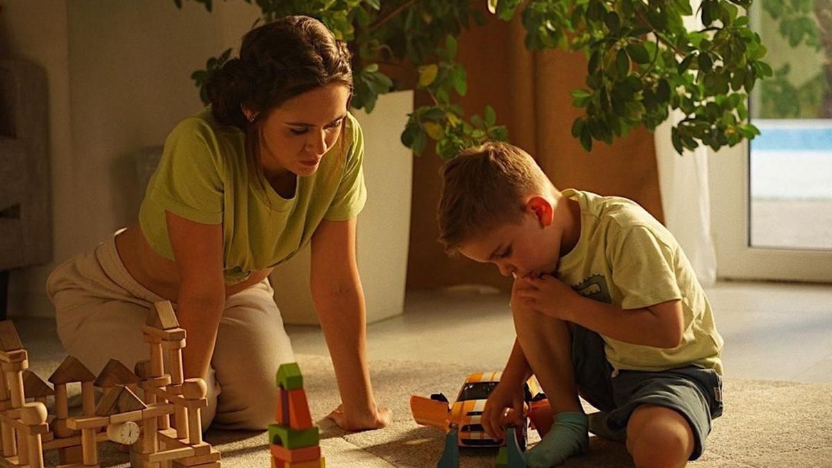 Юлия Санина показала, как развлекает сына на каникулах: трогательные кадры Юлия Санина показала, как развлекает сына на каникулах: трогательные кадры