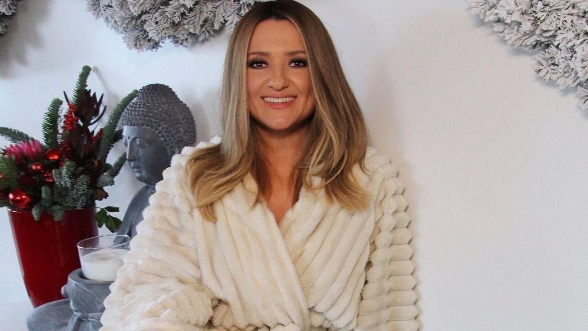 Наталья Могилевская очаровала домашним образом: фото в халате и с букетом роз Наталья Могилевская очаровала домашним образом: фото в халате и с букетом роз