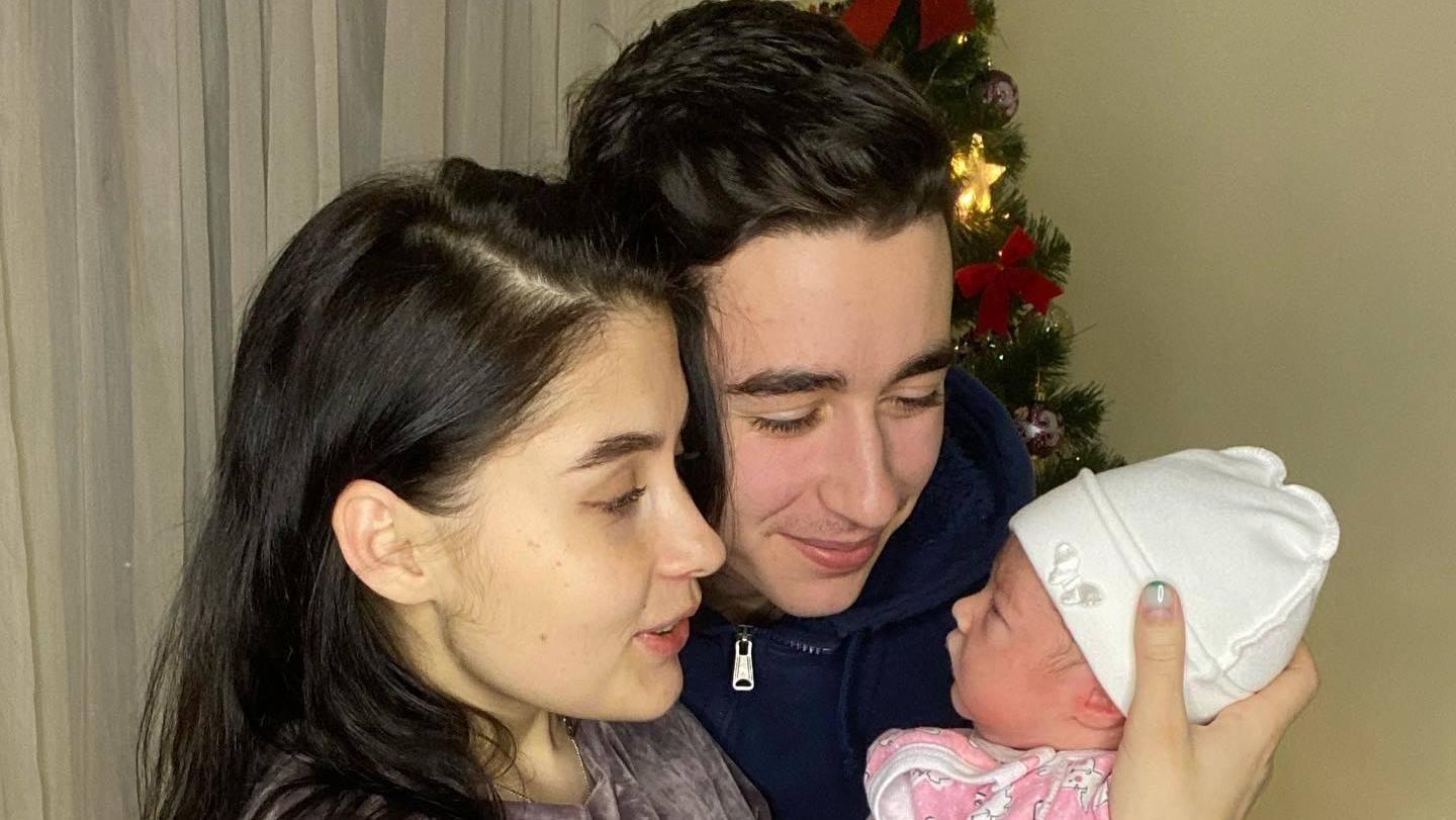 Победитель "Голоса страны" Роман Сасанчин показал романтический подарок для жены Победитель "Голоса страны" Роман Сасанчин показал романтический подарок для жены