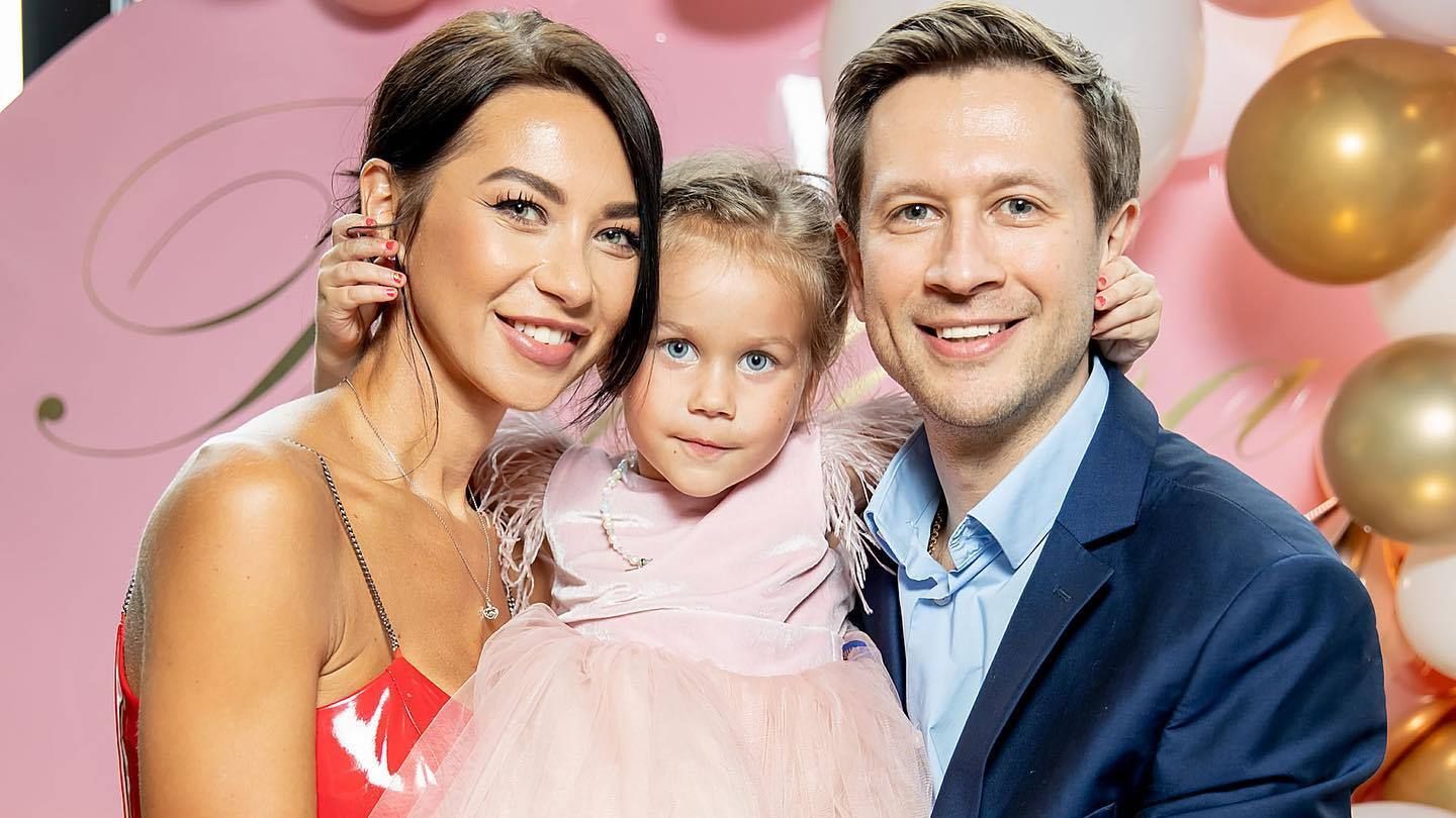 Дмитрий Ступка переехал в США с женой и дочкой: планируют ли они вернуться Дмитрий Ступка переехал в США с женой и дочкой: планируют ли они вернуться