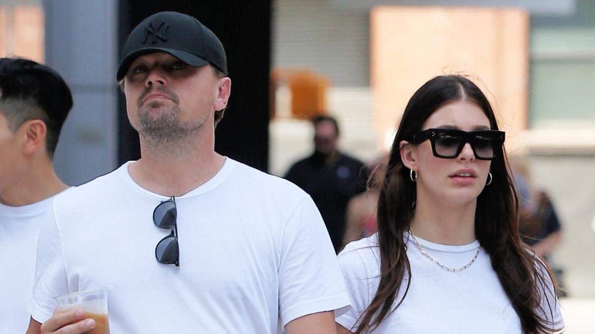 Не приховують почуттів: Леонардо Ді Капріо відпочиває з коханою на французькому курорті - Новини шоу-бізнесу - Showbiz Не приховують почуттів: Леонардо Ді Капріо відпочиває з коханою на французькому курорті - Новини шоу-бізнесу - Showbiz