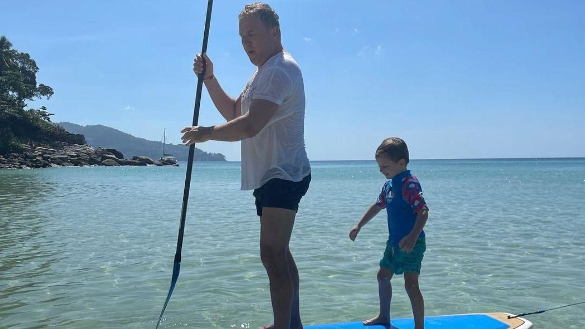 Розваги в Таїланді: Юрій Горбунов вчив сина кататися на сапі - Новини шоу-бізнесу - Showbiz Розваги в Таїланді: Юрій Горбунов вчив сина кататися на сапі - Новини шоу-бізнесу - Showbiz