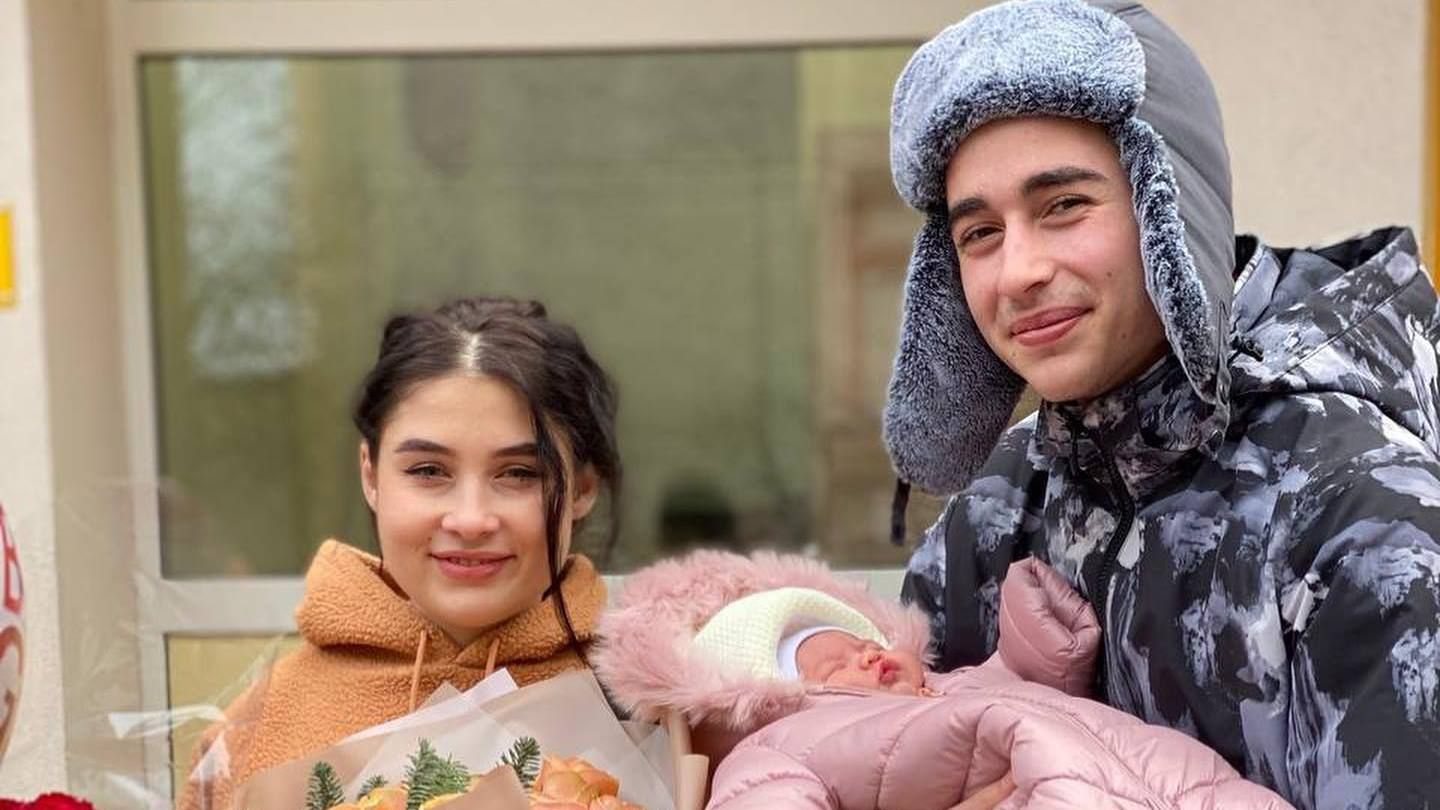 Жена Романа Сасанчина ответила на упреки о юном возрасте возлюбленного Жена Романа Сасанчина ответила на упреки о юном возрасте возлюбленного