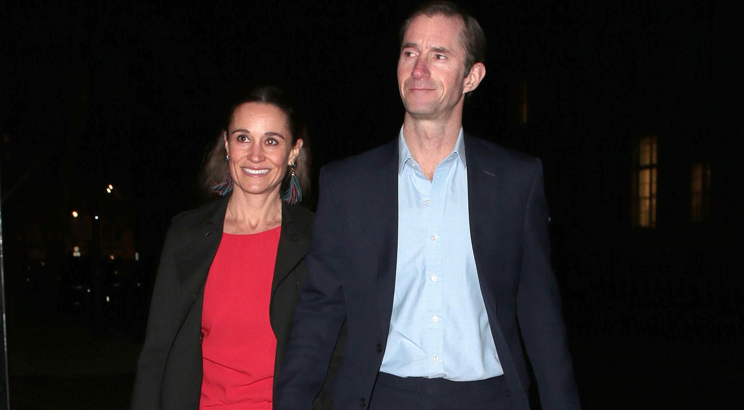 Леді в червоному: сестра Кейт Міддлтон Піппа вийшла у світ у вишуканому костюмі - Новости шоу бизнеса - Showbiz Леді в червоному: сестра Кейт Міддлтон Піппа вийшла у світ у вишуканому костюмі - Новости шоу бизнеса - Showbiz