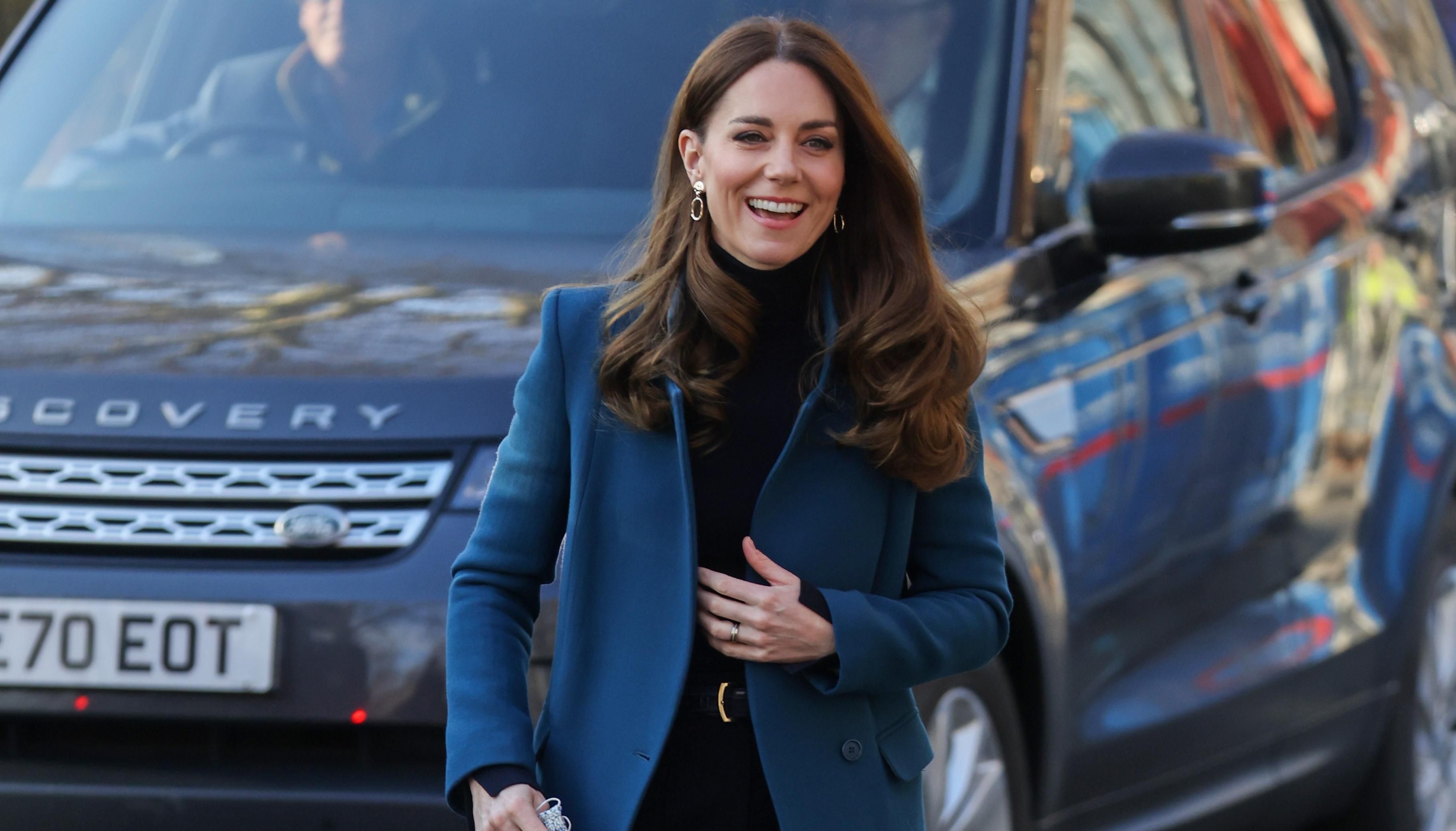 Впервые в 2022 году: Кейт Миддлтон совершила светский выход в элегантном образе Впервые в 2022 году: Кейт Миддлтон совершила светский выход в элегантном образе