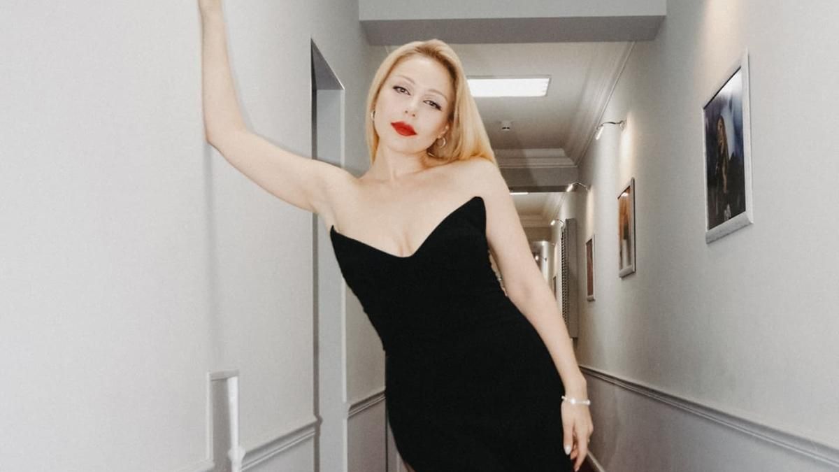 Тіна Кароль захопила образом total black у сміливому корсеті з паєтками - Showbiz Тіна Кароль захопила образом total black у сміливому корсеті з паєтками - Showbiz