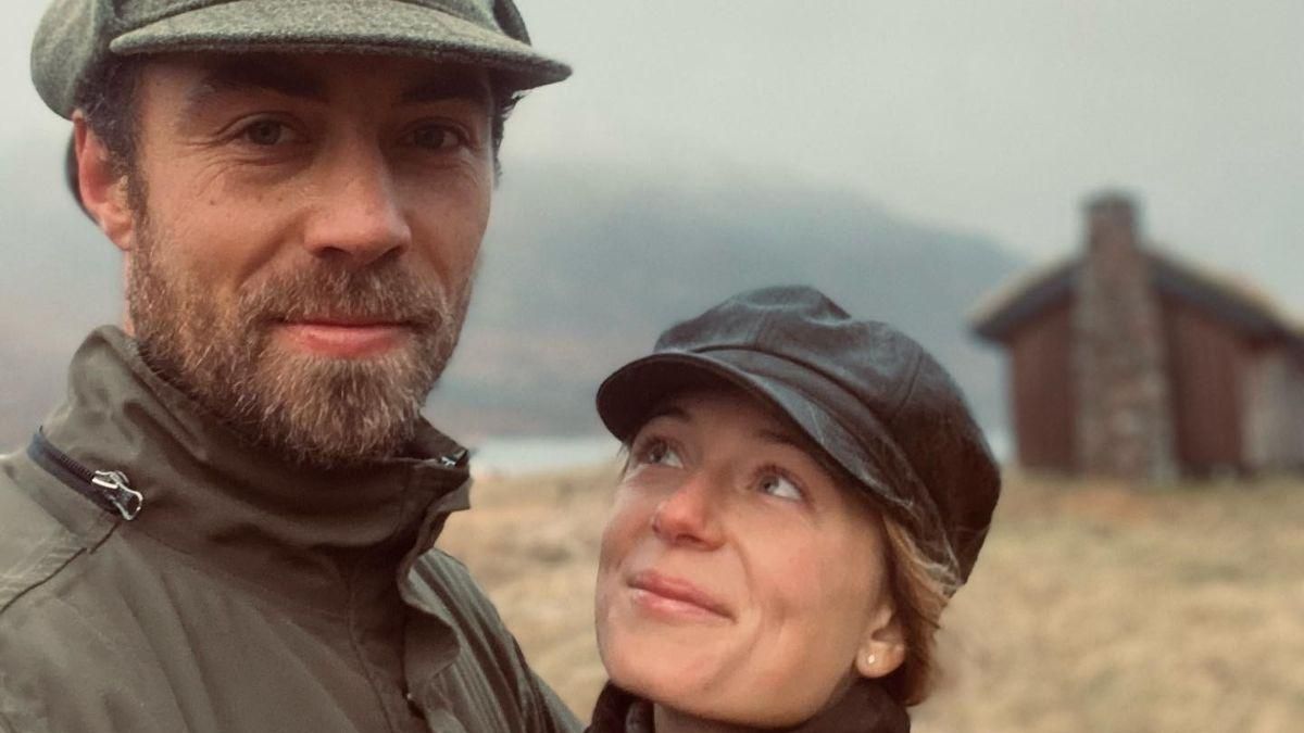 Джеймс Миддлтон показал новые фото с женой и домашними любимцами Джеймс Миддлтон показал новые фото с женой и домашними любимцами