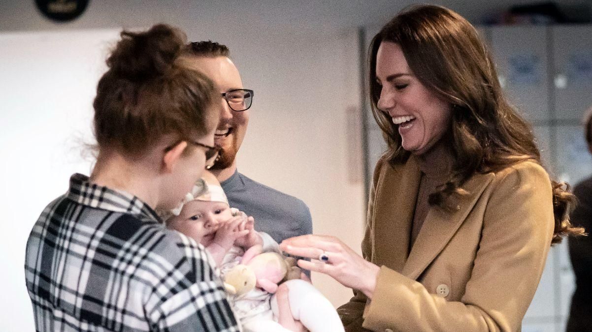 З малюком на руках: Кейт Міддлтон зачарувала миловидними фото - Новини шоу-бізнесу - Showbiz