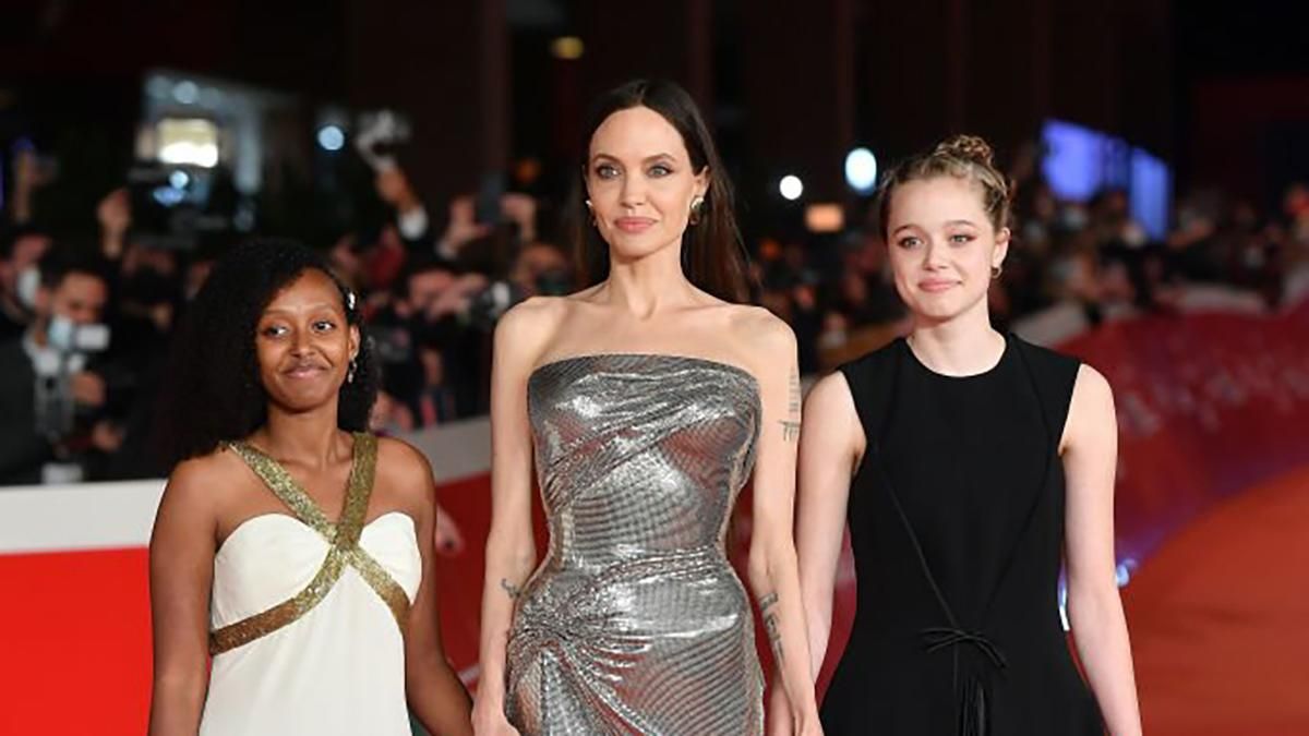 15-летняя дочь Анджелины Джоли показала, как танцует хип-хоп: редкое видео 15-летняя дочь Анджелины Джоли показала, как танцует хип-хоп: редкое видео