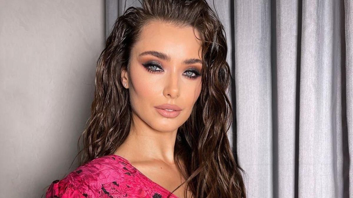 У сукні з малиновими квітами: Ксенія Мішина приголомшила вечірнім образом - Showbiz У сукні з малиновими квітами: Ксенія Мішина приголомшила вечірнім образом - Showbiz