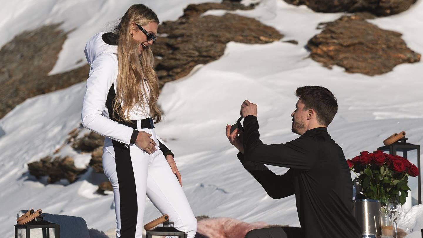 Ангел Victoria's Secret Ромі Стрейд офіційно заручилась з коханим: фото зі Швейцарії - Новини шоу-бізнесу - Showbiz