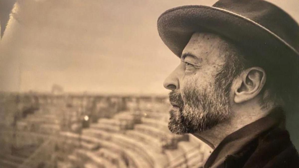 Замерз посеред вулиці: в Парижі трагічно помер фотограф Рене Робер - Новини шоу-бізнесу - Showbiz Замерз посеред вулиці: в Парижі трагічно помер фотограф Рене Робер - Новини шоу-бізнесу - Showbiz