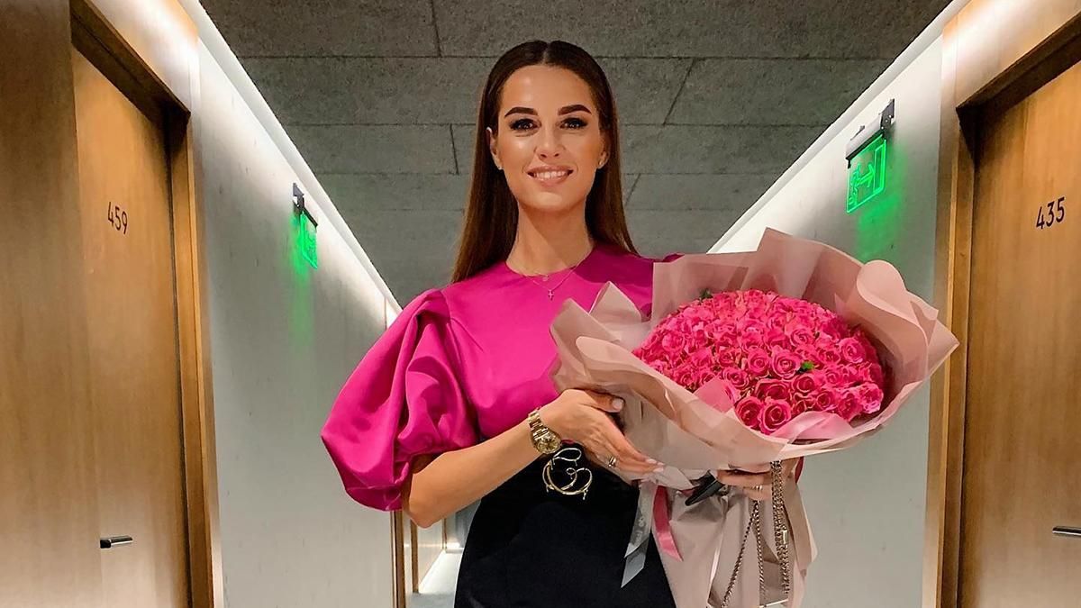 Дружина Григорія Решетника підкорила вечірнім образом у сукні GASANOVA - Showbiz Дружина Григорія Решетника підкорила вечірнім образом у сукні GASANOVA - Showbiz