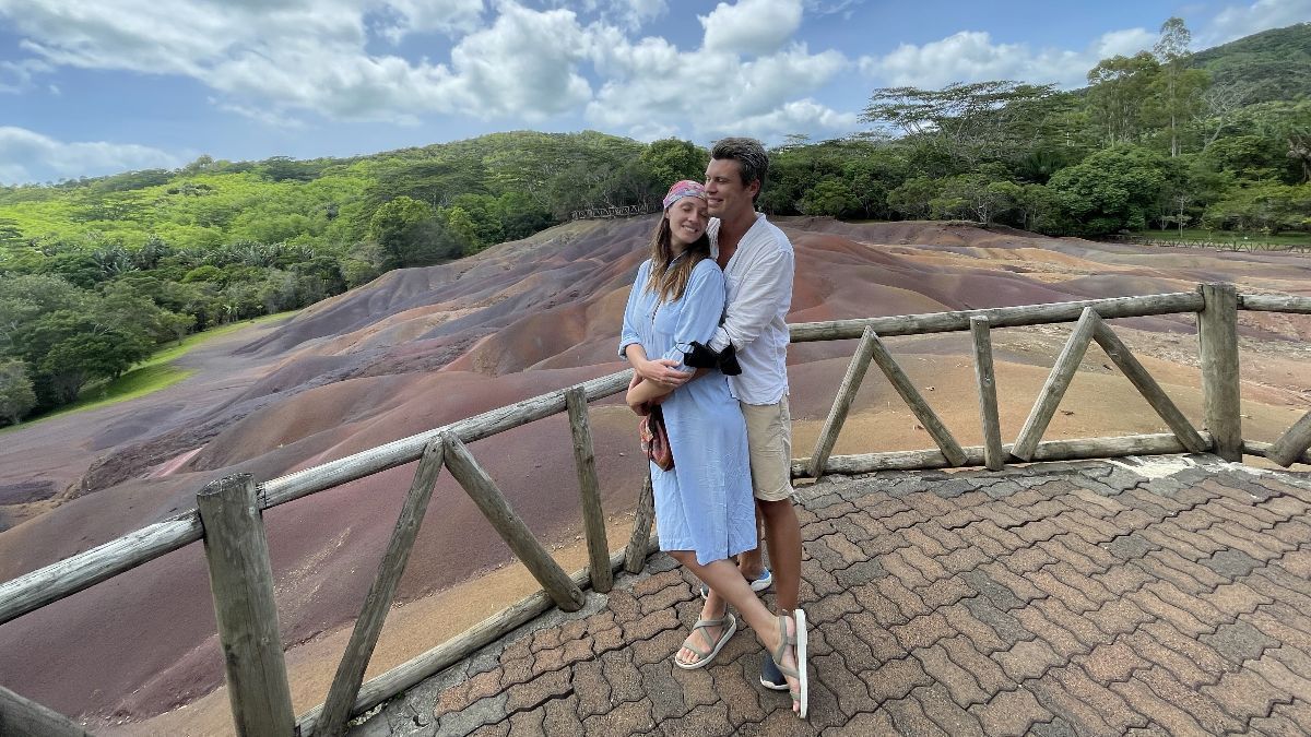 Сами среди океана: Евгений Хмара рассказал о приключениях с женой на острове Маврикий Сами среди океана: Евгений Хмара рассказал о приключениях с женой на острове Маврикий