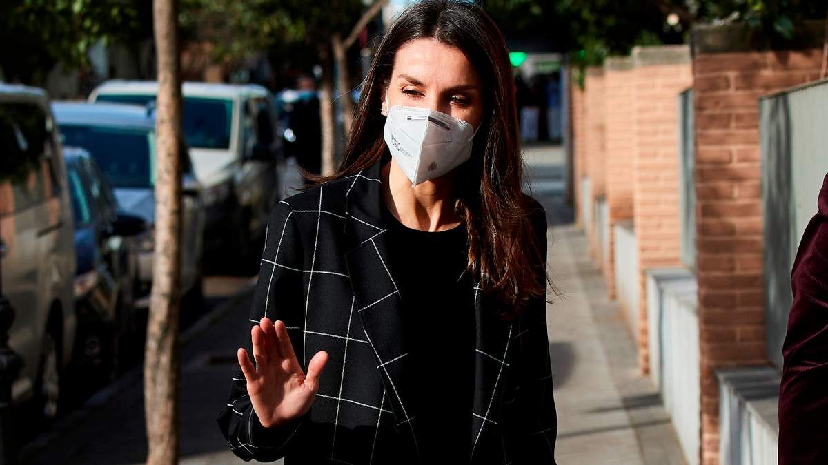 Во время официального визита в Австрию: королева Летиция восхитила образом в черном наряде Во время официального визита в Австрию: королева Летиция восхитила образом в черном наряде